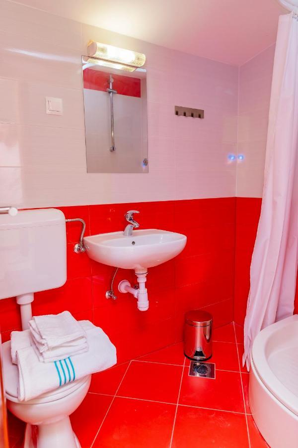 Apartments Mikulic ロゴズニッツァ エクステリア 写真